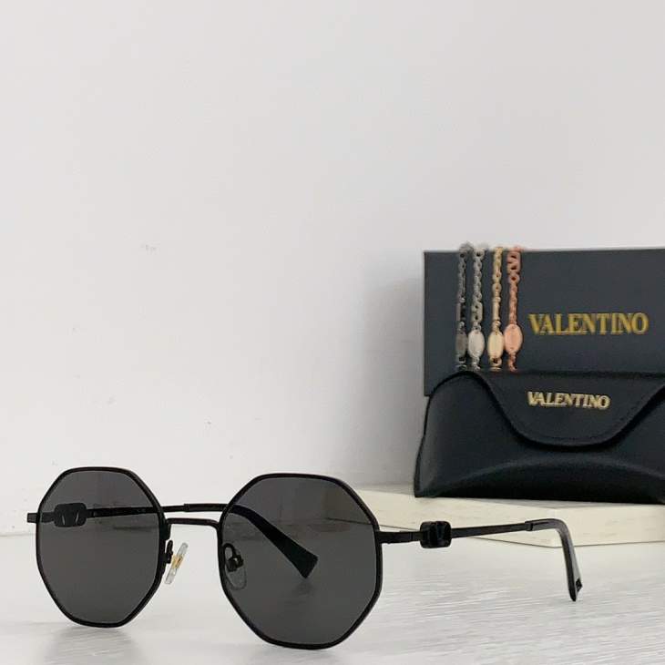 Picture of Valentino Sunglasses _SKUfw62831512fw